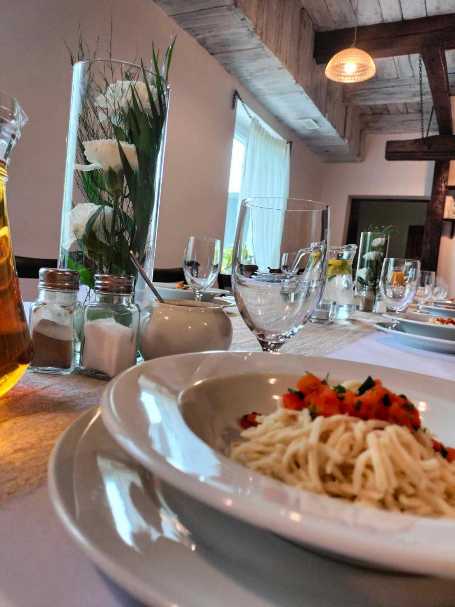 Kamienica Pokoje & Restauracja Opalenica Eksteriør billede